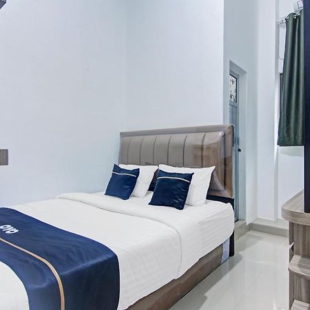 Oyo 90704 Nabila Residence Syariah Padang  Exterior foto