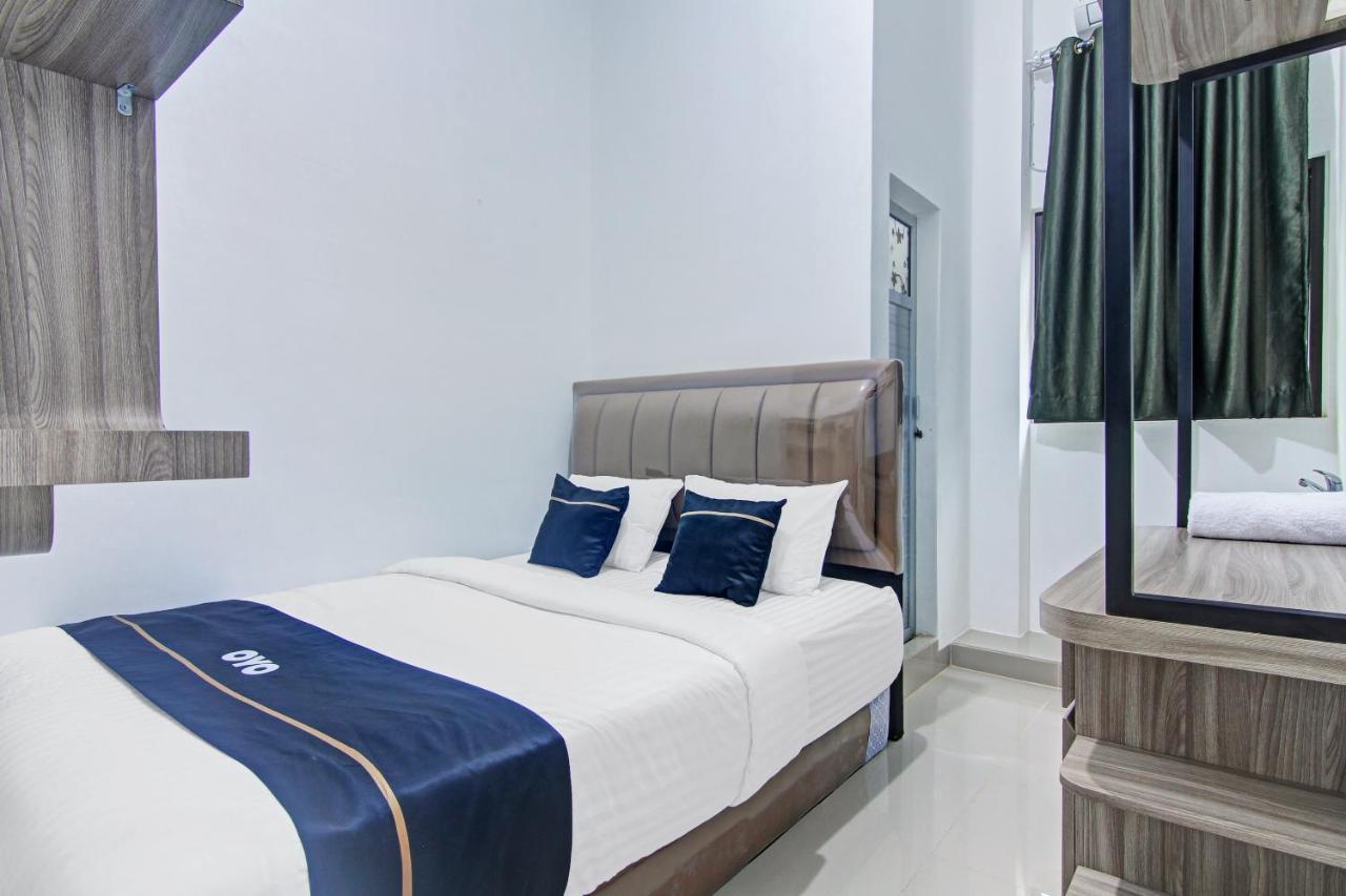 Oyo 90704 Nabila Residence Syariah Padang  Exterior foto