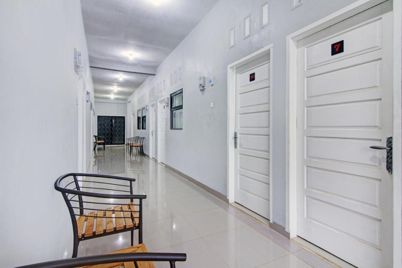 Oyo 90704 Nabila Residence Syariah Padang  Exterior foto
