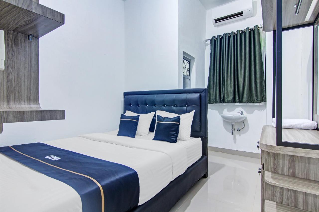 Oyo 90704 Nabila Residence Syariah Padang  Exterior foto